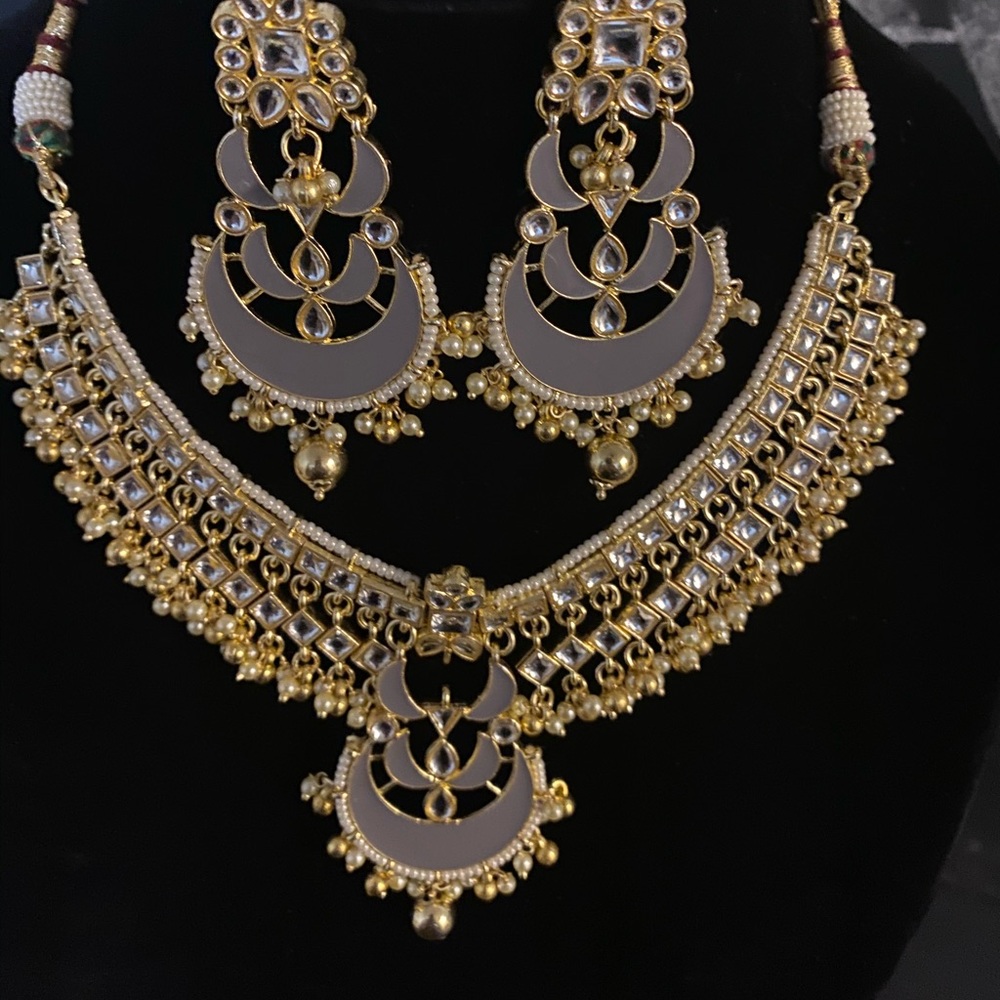 4color options listed. Gold plated premium Kundan